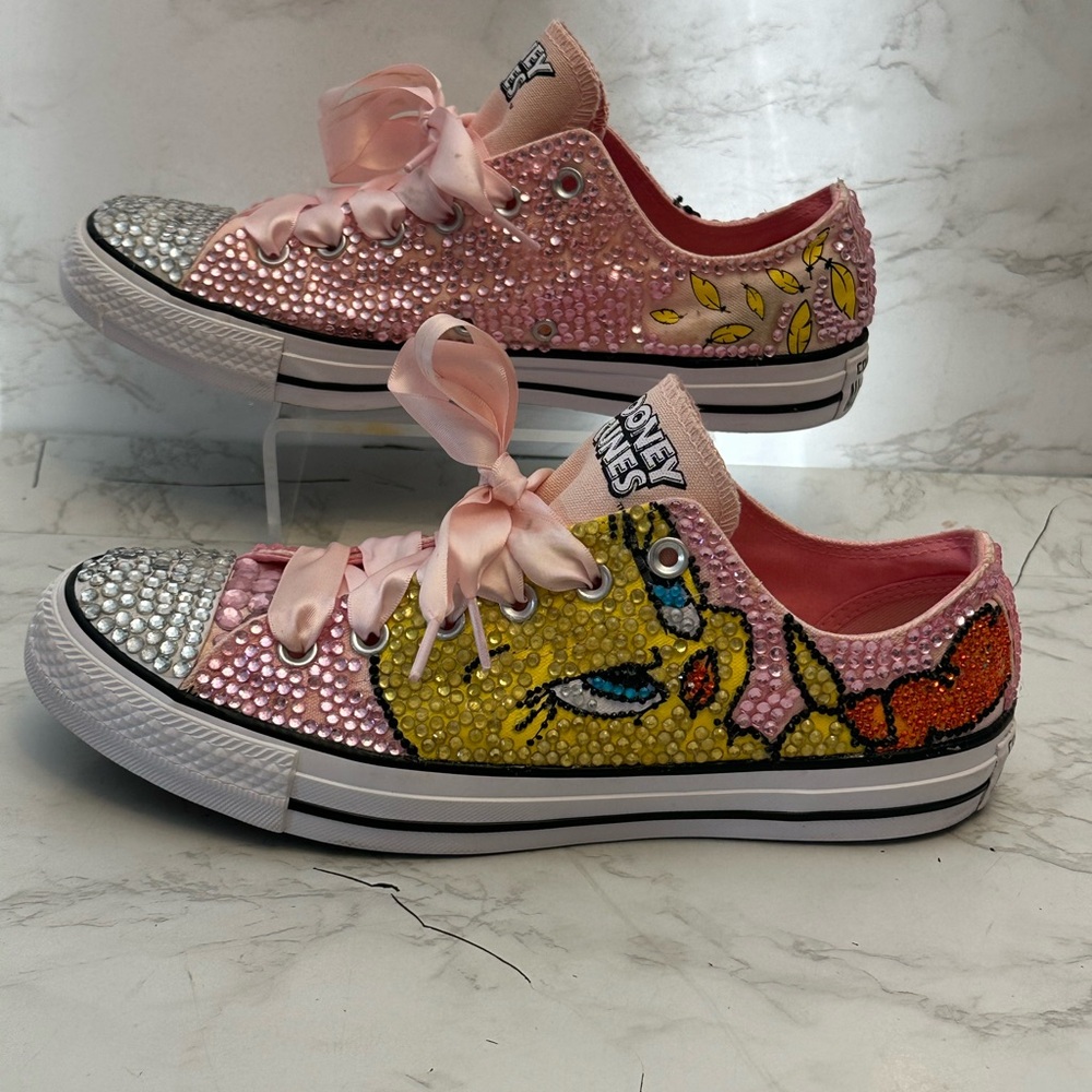 Converse Chuck Taylor All Star Looney Tunes Tweety , Customized Wo-10/Men-8 Pink